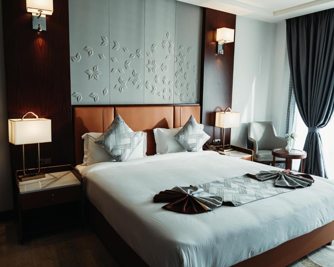 Waves Aqua Resort Κενίτρα Εξωτερικό φωτογραφία A bedroom in a hotel