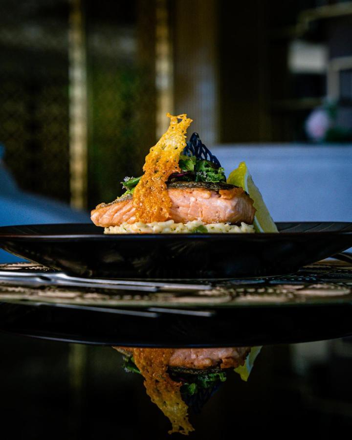 Waves Aqua Resort Κενίτρα Εξωτερικό φωτογραφία Salmon