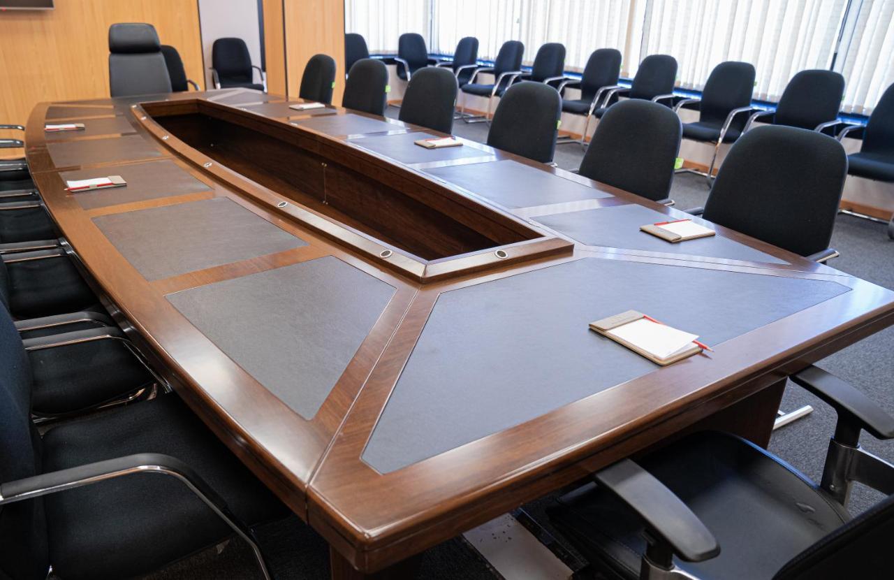 Waves Aqua Resort Κενίτρα Εξωτερικό φωτογραφία A conference table
