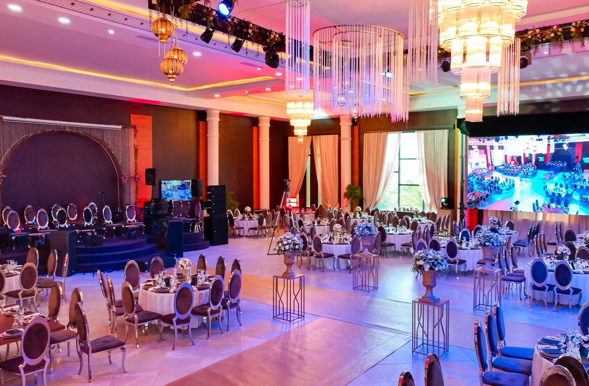 Waves Aqua Resort Κενίτρα Εξωτερικό φωτογραφία The interior of the ballroom