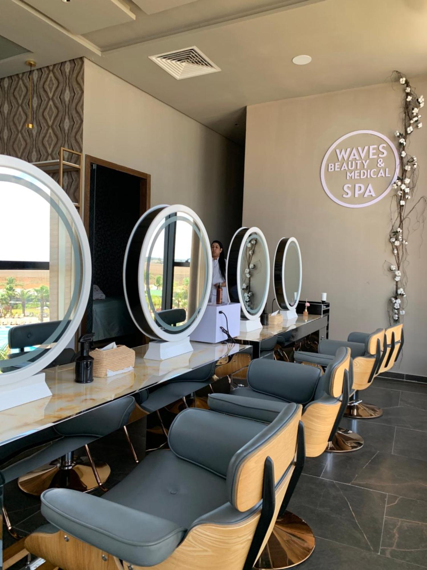 Waves Aqua Resort Κενίτρα Εξωτερικό φωτογραφία WAVES Beauty & Medical Spa